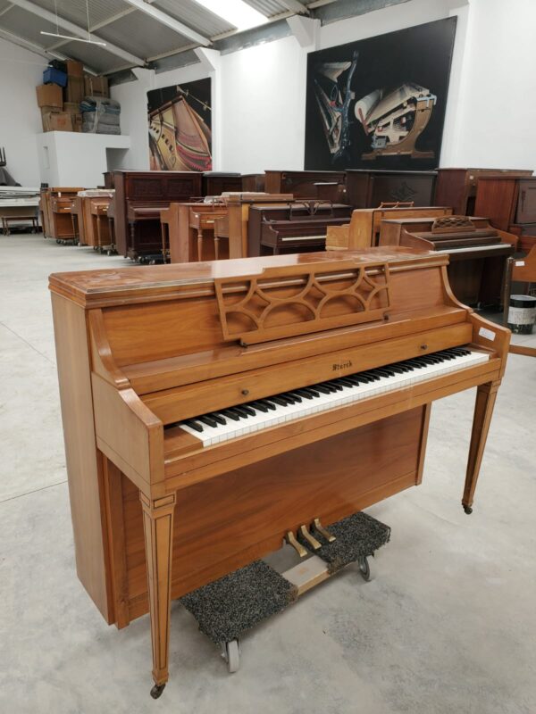 #204185 Piano STARCK, Excelente calidad y Sonido, Consola.