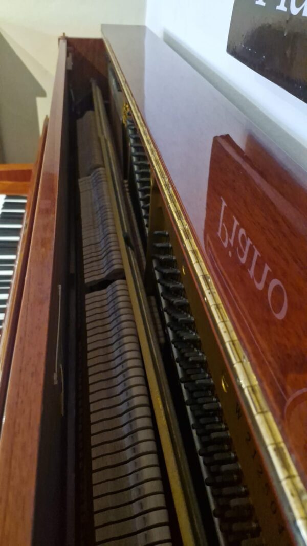 #2125042 Piano YAMAHA W, Calidad Sonora y Prestigio, Garantizado, Consola.