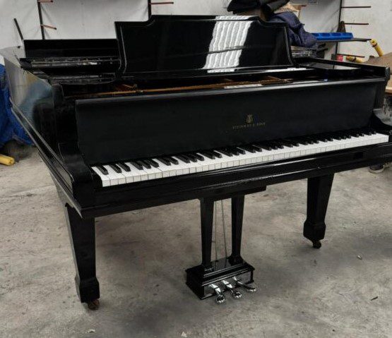 #199015 Piano STEINWAY & SONS Modelo M, Media Cola 188 cm. Largo