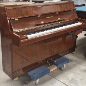 #602453 Piano SCHAFER & SONS Modelo VS-40 Sonido de Gran Nobleza.