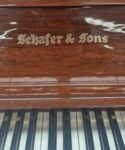 #602453 Piano SCHAFER & SONS Modelo VS-40 Toca solo, Sistema Cassette, Vertical.