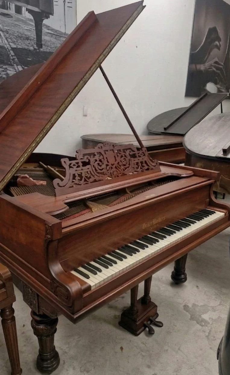 Piano Decker Brothers - detalle del teclado