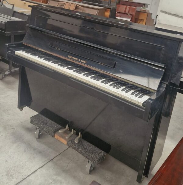 Piano FUKUYAMA & SONS Carácter Sonoro Impecable, Vertical.