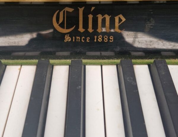 #1985076 Piano CLINE Modelo CU-41 Timbre Refinado, Consola.