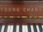 #1837293 Piano YOUNG CHANG  U-121, Sonido que conquista desde la primera nota, Vertical.