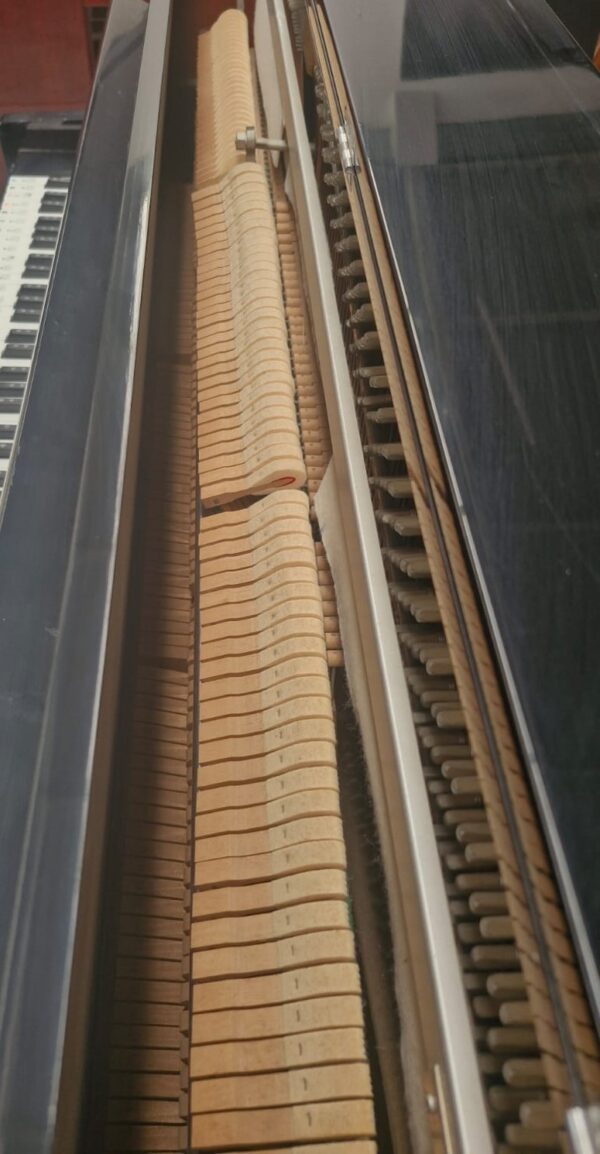 Piano FUKUYAMA & SONS Carácter Sonoro Impecable, Vertical.