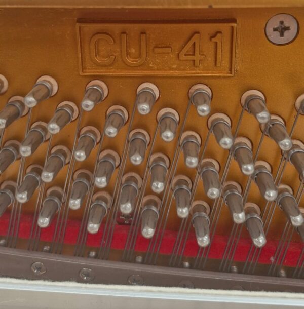 #1985076 Piano CLINE Modelo CU-41 Timbre Refinado, Consola.