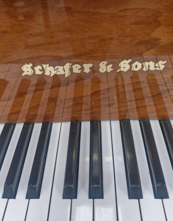 Piano SCHAFER & SONS Raiz de Olmo, Excelente proyección armónica, de Cola.