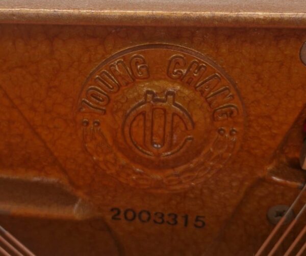 #2003315 Piano YOUNG CHANG  Modelo U-121 Carácter sonoro impecable.