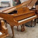 #185144 Piano CABLE NELSON, Estilo Francés. Sonido que conquista desde la primera nota.