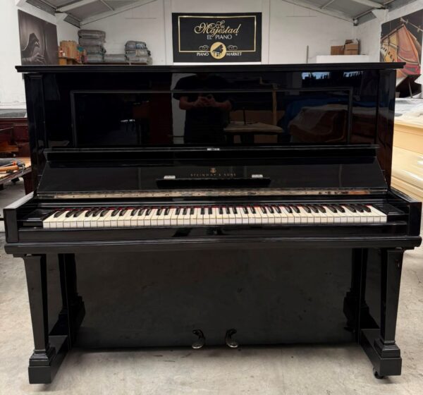 PIANO STEINWAY & SONS VERTICAL CON IPAD, TOCA SOLO. LA CIMA DEL LUJO Y LA TECNOLOGÍA EN UN SOLO PIANO.