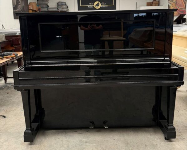 PIANO STEINWAY & SONS VERTICAL CON IPAD, TOCA SOLO. LA CIMA DEL LUJO Y LA TECNOLOGÍA EN UN SOLO PIANO.