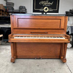 PIANO STEINWAY & SONS VERTICAL CON IPAD, TOCA SOLO. LA CIMA DEL LUJO Y LA TECNOLOGÍA EN UN SOLO PIANO.