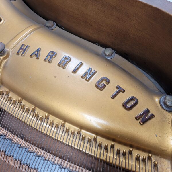 #112603 Piano HARRINGTON 1/4 de Cola, Resonancia distinguida.