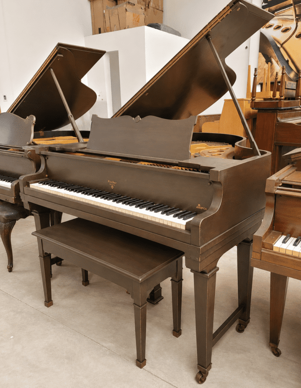 #150192 Piano Vintage 1/4 de cola marca FISCHER color chocolate.