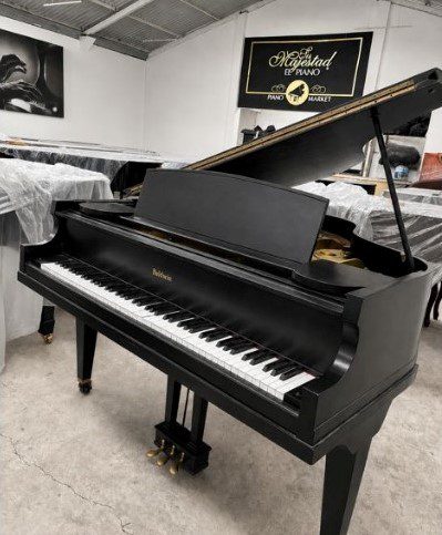 #5912 Piano Media cola marca BALDWIN, Negro Satín Calidad para Exigentes.