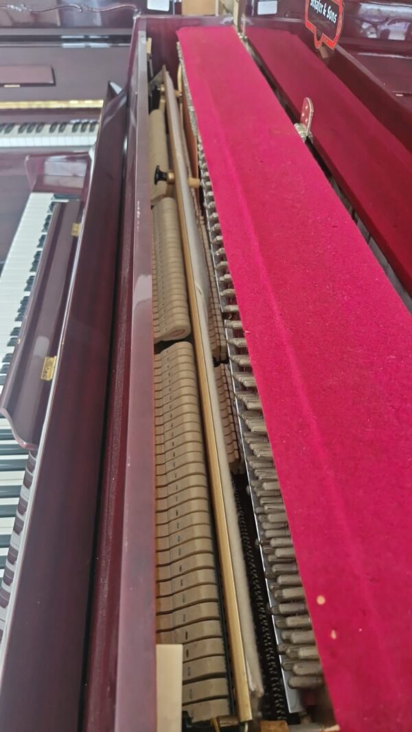 #147606  Hermoso Piano SCHAFER & SONS color Cherry Compacto.