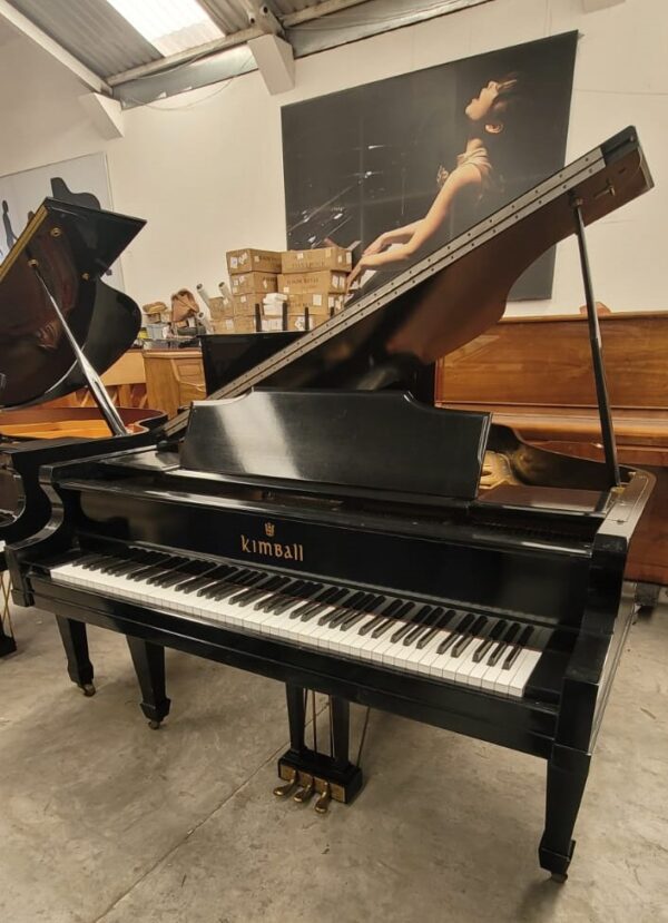 #821247 Piano KIMBALL Media Cola Negro Satín, Sonido de Gran Nobleza.