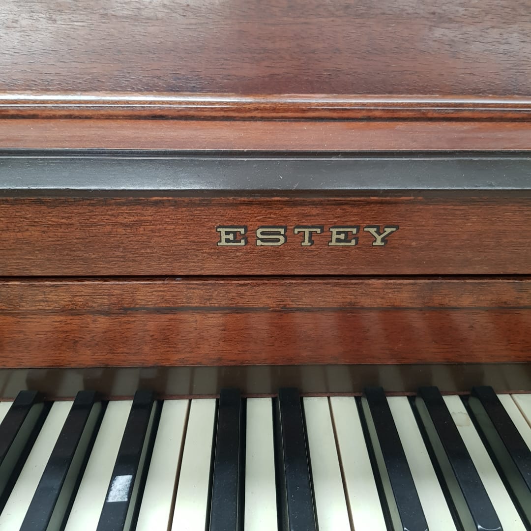 ¡OFERTA, PIANO REBAJADO, MARCA ESTEY! CALIDAD Y SONIDO. Su Majestad