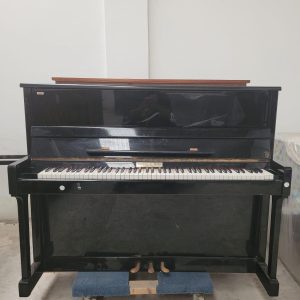 #923700 Piano Vertical para estudio marca HEINRICH & DECKER en Remate.
