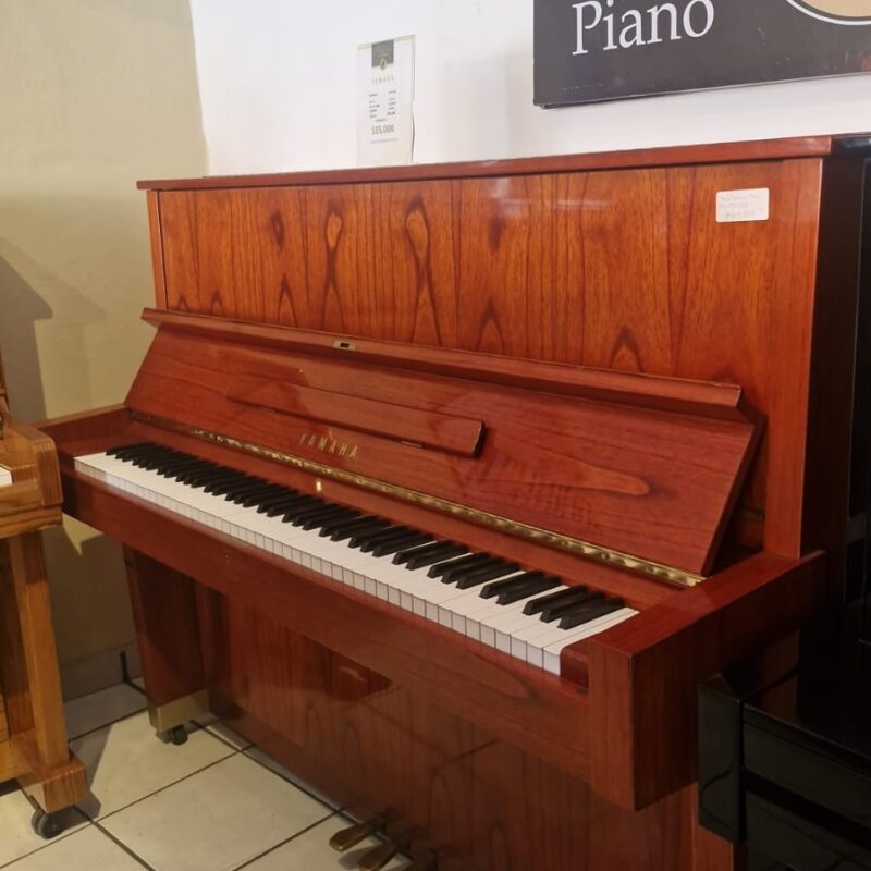 #2125042 Piano YAMAHA W, Calidad Sonora y  Prestigio, Garantizado, Consola.
