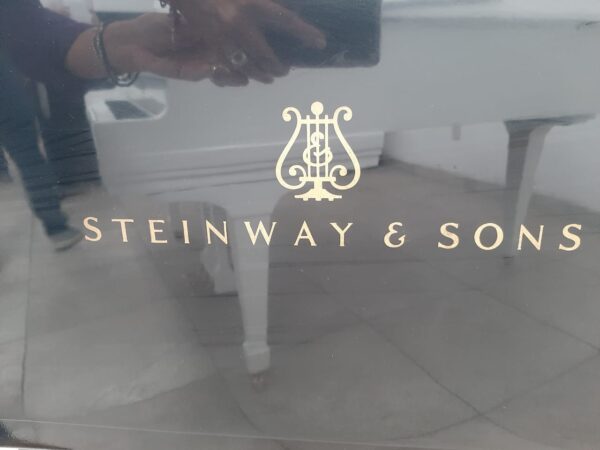 STEINWAY & SONS — El Mejor Piano del Mundo, Ahora a Tu Alcance en Su Majestad el Piano, de Cola.
