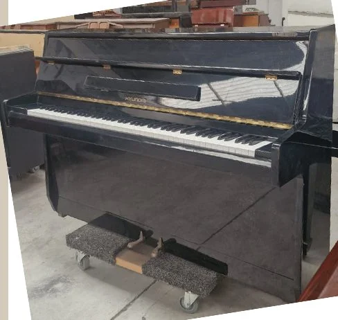 #HHB00947 Piano HYUNDAI U810, Estudio/Consola, Elegancia y Calidad.