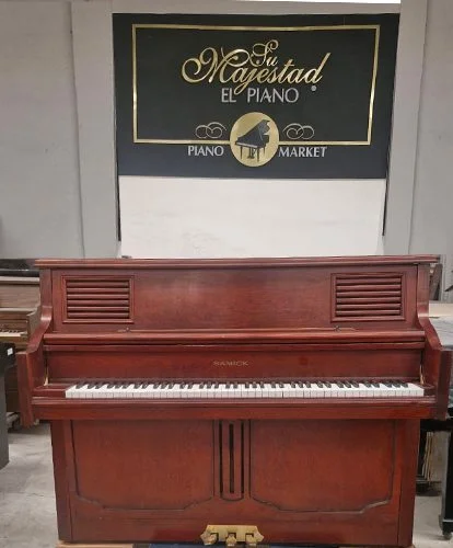 #IJML00095 Piano SAMICK JS-118, Proyección Sonora Superior, Consola.