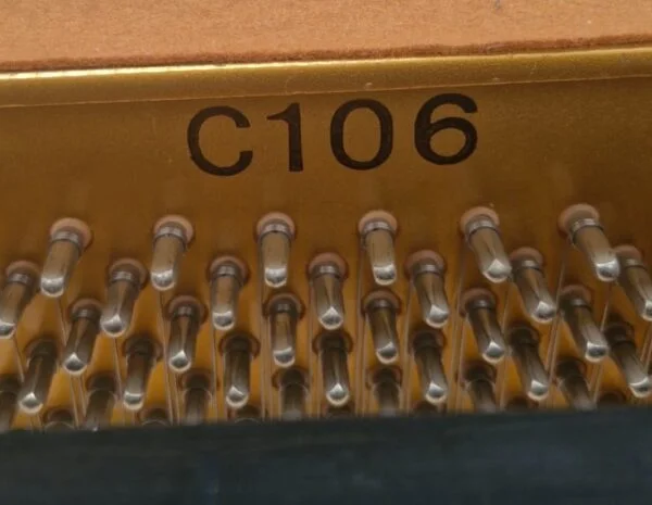 #212329 Piano TOKAI C-106 Hamamatsu Japón. Resonancia Distinguida, Vertical.