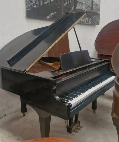 #IJDG0258 Piano HYUNDAI 1/8 de Cola, Negro Mate. Sonido de concierto.