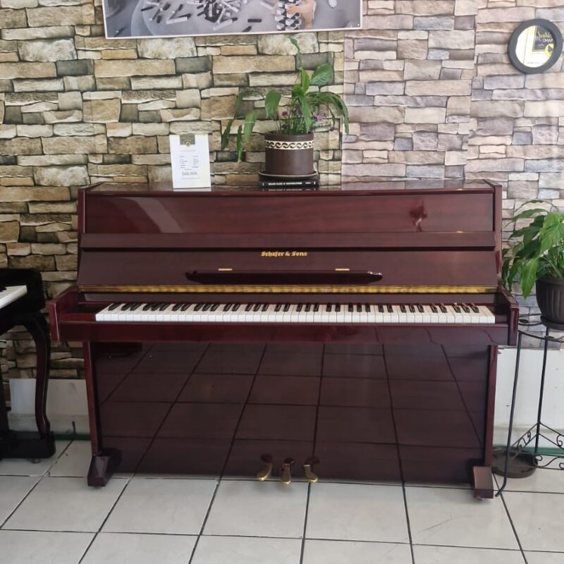 #147606 Hermoso Piano SCHAFER & SONS color Cherry Compacto.