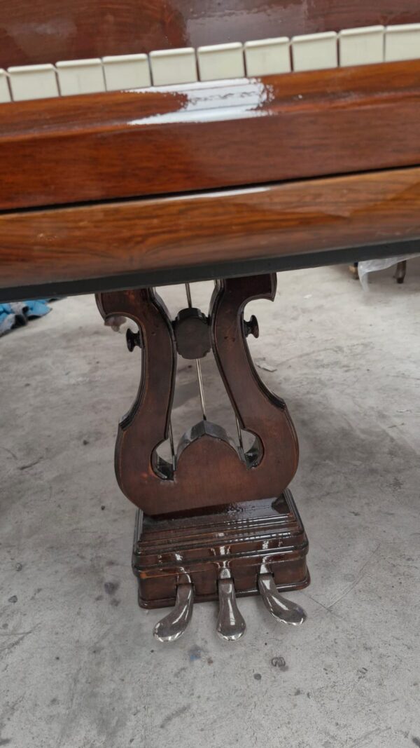 # 42300 Piano de Cola STEINWAY & SONS Modelo C, 85 teclas.