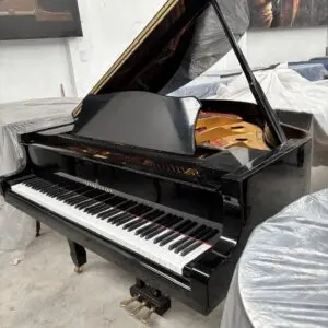 #G24928 Hermoso Piano YOUNG CHANG G-150 Negro Brillante.