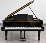 #225246 Piano STEINWAY & SONS, Modelo M, 170 cm de Largo.