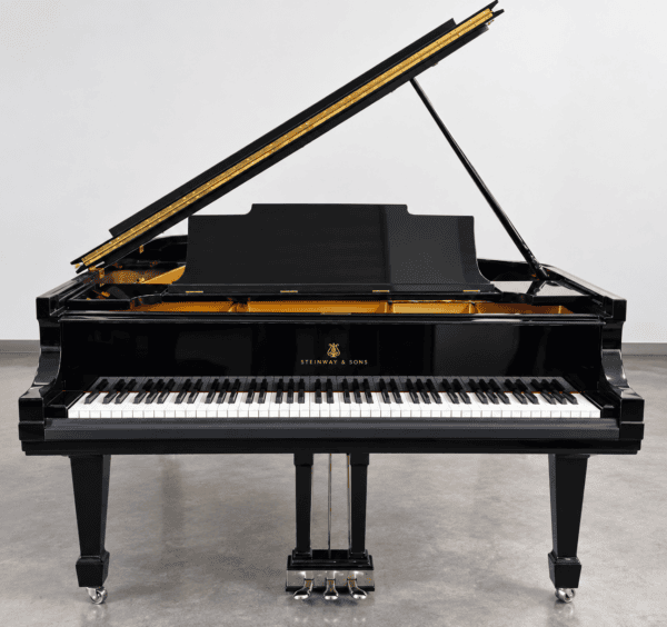 #225246 Piano STEINWAY & SONS, Modelo M, 170 cm de Largo.